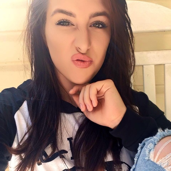 Meet your Posher, Bre'anna - Picture 2 of 5